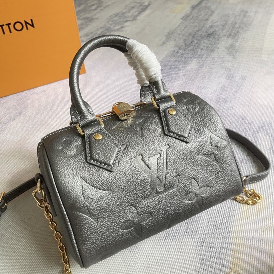 P480EXCLUSIVE CUSTOMIZED ACTUAL TOP ORIGINAL REINFORCED VARIANT CHIP M12013LV Ski Collection brings attention to off-piste styling with a lustrous version of the Speedy Bandoulire 20 handbagMonogram Empreinte leather with double-zipper closure and LV padl