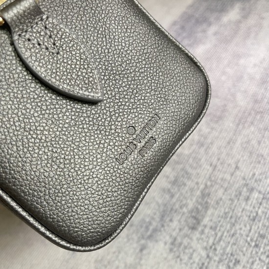 P480EXCLUSIVE CUSTOMIZED ACTUAL TOP ORIGINAL REINFORCED VARIANT CHIP M12013LV Ski Collection brings attention to off-piste styling with a lustrous version of the Speedy Bandoulire 20 handbagMonogram Empreinte leather with double-zipper closure and LV padl