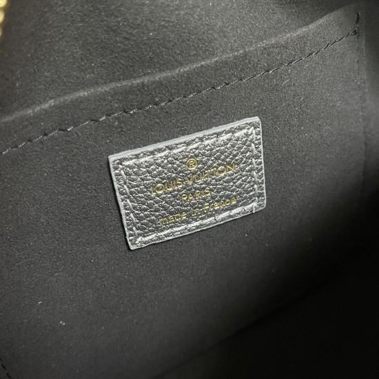 P480EXCLUSIVE CUSTOMIZED ACTUAL TOP ORIGINAL REINFORCED VARIANT CHIP M12013LV Ski Collection brings attention to off-piste styling with a lustrous version of the Speedy Bandoulire 20 handbagMonogram Empreinte leather with double-zipper closure and LV padl