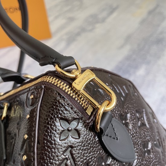 P590 Exclusive customized real shot top quality original single variable size chip M26392 This Speedy Trunk 25 handbag is a modern reinterpretation of Louis Vuitton's classic case, inheriting the genes of the brand's casemaking craftsmanship Select cowhid