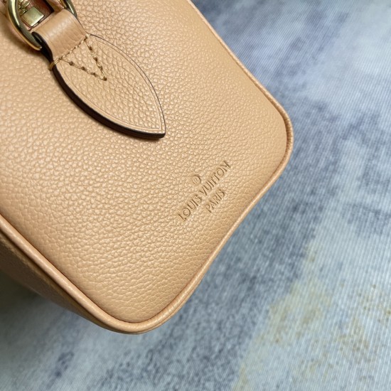 p480exclusive customized real photo top quality original reinforced variant chip M12713 earthy yellow silkphotographed in real life made of two-tone Monogram Empreinte leather adorned with the LV logo and Monogram floral motifsThe Speedy Bandoulire 20 han