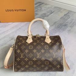 P300 Exclusive Customized Actual Top Original Enhanced Dynamic Chip M41113 Old Flower Top Original Customized Background Actual M46977 The Speedy line of handbags was originally designed for the traveler, using the name as a tribute to the booming metro s