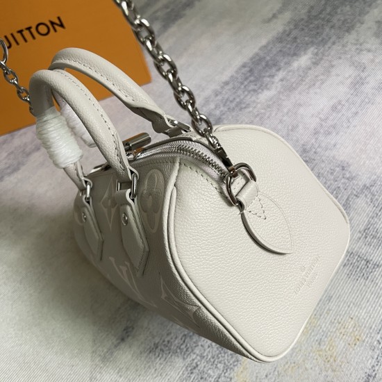 P480 Exclusive Customized Actual Top Original Reinforced Variable Chip M14207 Light GrayThis Speedy Bandoulire 20 handbag is rendered in Monogram Empreinte leather in an elegant palette that reflects the inspiration of LV's Milky Way collectionCompact sha