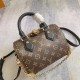 P410EXCLUSIVE CUSTOMIZED ACTUAL TOP ORIGINAL REINFORCED VARIANT CHIP M13146Speedy Trunk handbag reimagines a classic design with a bold concept for Louis Vuitton's Cruise 2025 showMonogram canvas with Monogram Reverse trim showcases Nicolas Ghesquire's si