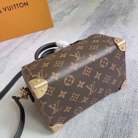 P410EXCLUSIVE CUSTOMIZED ACTUAL TOP ORIGINAL REINFORCED VARIANT CHIP M13146Speedy Trunk handbag reimagines a classic design with a bold concept for Louis Vuitton's Cruise 2025 showMonogram canvas with Monogram Reverse trim showcases Nicolas Ghesquire's si