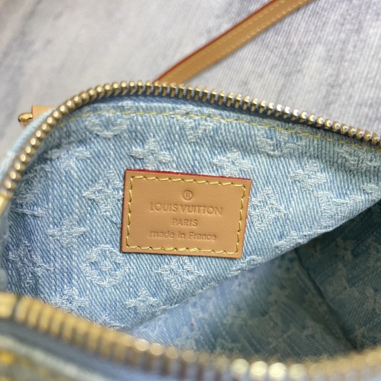 P310 Exclusive Customized Real Top Original 163CM11212 Light Blue Denim Denim Chip Version Pillow Bag Speedy Series NANO SPEEDY Gx Handbag This Nano Speedy handbag is made of cotton denim woven with a Monogram pattern that has been bleached and sandwashed