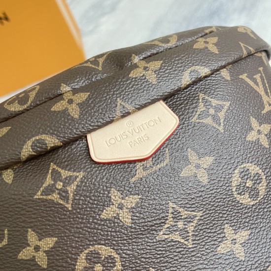 P260 EXCLUSIVE CUSTOMIZED REALISTIC DYNAMIC CHIP TOP ORIGINAL REINFORCEMENT M43644 Tailored from classic Monogram canvas and decorated with Louis Vuitton Paris leather patch, this fanny pack adds pure chic and casualness to a sporty look. It can be used a