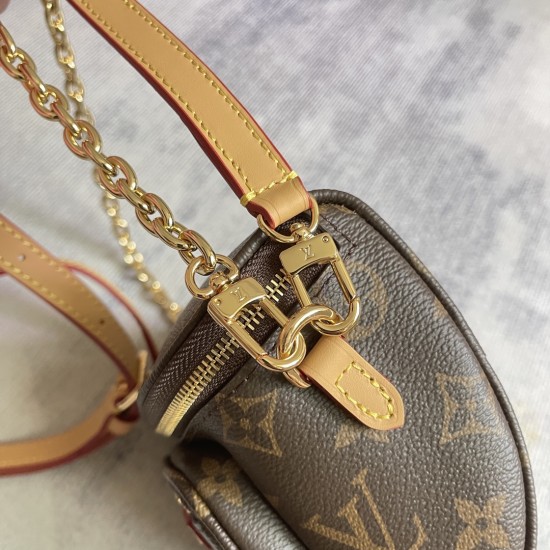 P250 Exclusive Customized Actuals Top Original Enhanced Dynamic 163c01 Chip M82335 Old Flower Top Original Original Customized Background Actuals This Mini Bumbag handbag in Monogram canvas showcases Louis Vuitton's soft take on the trendy fanny pack desi