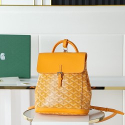 Premium Quality Original P580 Goyard Aln Mini Shoulder BagButtoned version with original gift boxUpgraded manualRibbonThe Aln Mini Shoulder Bag is a condensed version of the Aln with a focus on mold and versatilityWith a set of clever hooks and two remova