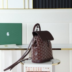 Premium Quality Original P580 Goyard Aln Mini Shoulder BagButtoned version with original gift boxUpgraded manualRibbonThe Aln Mini Shoulder Bag is a condensed version of the Aln with a focus on mold and versatilityWith a set of clever hooks and two remova