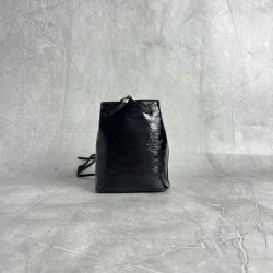 P4805NF460 new mini bucket bag patent leather black using new wrinkle paint calfskin unique ice silk texture leather soft cost-effective can manage a variety of styles very playful and lovely can be shoulder crossbody handheld shoulder shape changeable ba