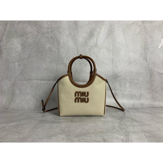 P600M288 new online M family IVY basket handbags simple lines urban style and fine cowhide leather is the key to this new IVY handbags using sophisticated design embellished with letters logo highlights the classic style of this handbag is the most specia
