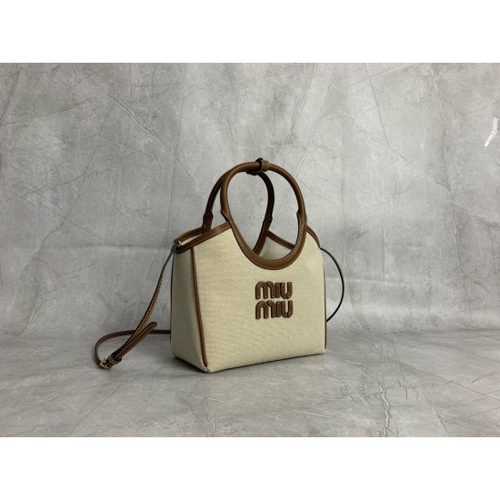 P600M288 new online M family IVY basket handbags simple lines urban style and fine cowhide leather is the key to this new IVY handbags using sophisticated design embellished with letters logo highlights the classic style of this handbag is the most specia