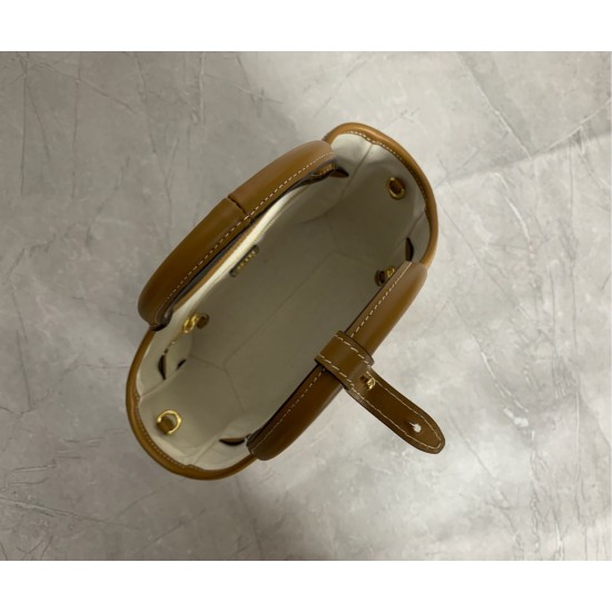 P780M288 new on-line M family IVY basket handbags simple lines urban style and fine cowhide leather is the key to this new IVY handbags using sophisticated design embellished with letters logo highlights the classic tone of this handbag is the most specia