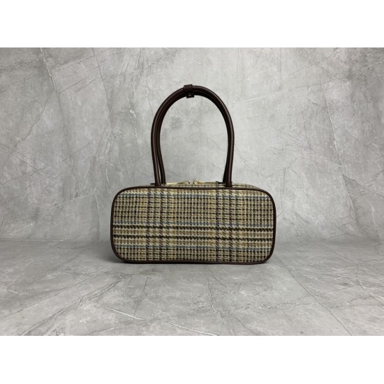p6505BB147 plaid brown Miu new bird's-eye check bowling ball using new wool fabric with high-grade plain calf leather bold and innovative design perfectly interprets the Miu eclectic style dashing casual and tolerant attitude towards life this bag is cool