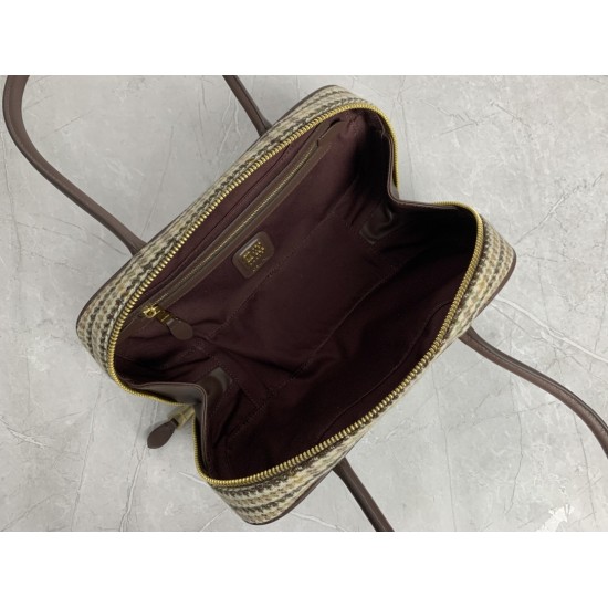 p6505BB147 plaid brown Miu new bird's-eye check bowling ball using new wool fabric with high-grade plain calf leather bold and innovative design perfectly interprets the Miu eclectic style dashing casual and tolerant attitude towards life this bag is cool