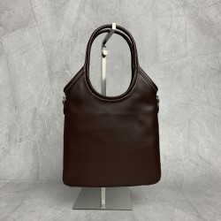 p6305BA281 heather color miu new mini tote bag new size small cute adaptable high fashion chic and versatile details exquisite exquisite classic embossed letters logo add a distinctive style and recognition of the continuation of the Miu vintage style of 