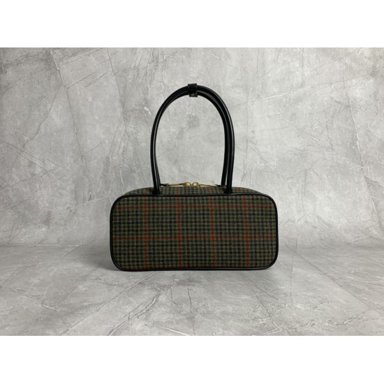 p6505BB147 plaid green Miu new bird's-eye bowling ball using new wool fabrics with high-grade plain calf leather bold and innovative design perfectly interprets the Miu eclectic style dashing casual and tolerant attitude towards life this bag is cool fram