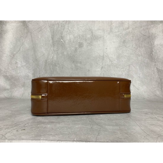 P8505BB117M family new briefcase heavy handmade with new oil wax patent leather material unique ice crackle texture leather surface bold and innovative design perfectly interprets the Miu eclectic style dashing casual and tolerant attitude towards life th