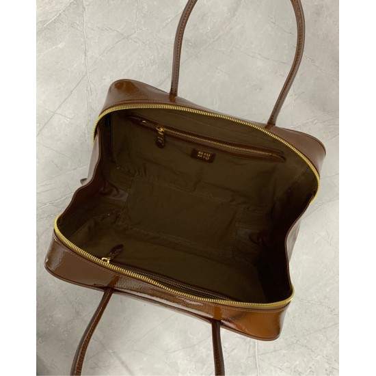 P8505BB117M family new briefcase heavy handmade with new oil wax patent leather material unique ice crackle texture leather surface bold and innovative design perfectly interprets the Miu eclectic style dashing casual and tolerant attitude towards life th