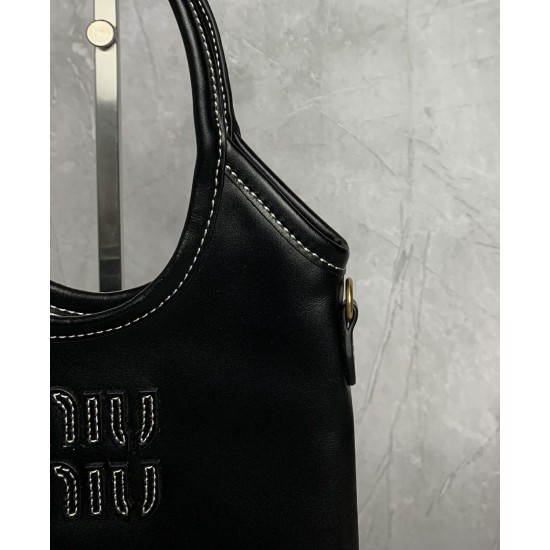 p6305BA281 black miu new mini tote bag new size compact cute adaptable high fashion chic and versatile details exquisite exquisite classic embossed letters logo add a distinctive style and recognition continue Miu retro style casual and unrestrained with 
