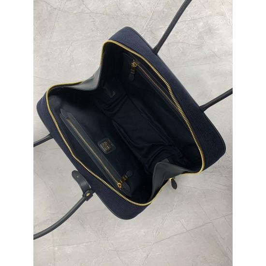 p8005BB117 corduroy blue MiuMiu new corduroy briefcase fashion and classic fusion of sophisticated casual lazy corduroy fabric with calfskin leather texture is soft and durable than the all-leather model is lighter and more versatile color both appearance