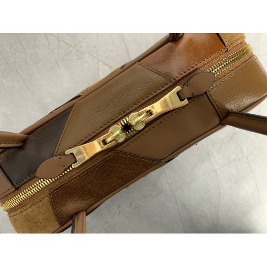 p7505BB147 Patchwork Brown Miu new patchwork bowling ball heavy handmade using a variety of leather patchwork made of bold and innovative design perfectly interprets the Miu eclectic style dashing casual and tolerant attitude towards life This bag is cool