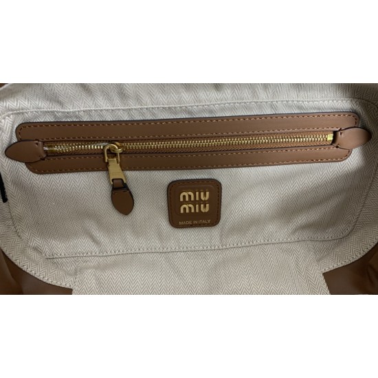 p7505BB147 Patchwork Brown Miu new patchwork bowling ball heavy handmade using a variety of leather patchwork made of bold and innovative design perfectly interprets the Miu eclectic style dashing casual and tolerant attitude towards life This bag is cool