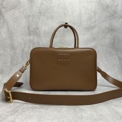 p9005BB117 shoulder strap models brown black M family fall and winter new briefcase deservedly top popular players classic atmosphere of the bowling bag shape design to add a touch of handsome and Miu girl's image of the contrast embossed LOGO without exc