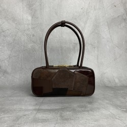 P7505BB147 special original leather splicing M new splicing bowling ball heavy handmade using a variety of leather splicing made of bold and innovative design perfectly interprets the Miu eclectic style dashing casual and tolerant attitude towards life th