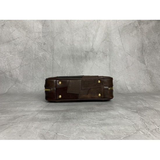 P7505BB147 special original leather splicing M new splicing bowling ball heavy handmade using a variety of leather splicing made of bold and innovative design perfectly interprets the Miu eclectic style dashing casual and tolerant attitude towards life th