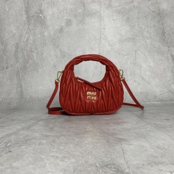 p6105BP078 big red MiuMiu new mini MiuWander handbags imported lambskin classic brand iconic Matelasse texture embroidery vintage frosted hardware using the curve of the round lone retained the playful sense of the bag type of the overall stiff and shaped