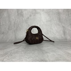 p6105BP078 heather MiuMiu new mini MiuWander handbags imported lambskin classic brand iconic Matelasse texture embroidery vintage frosted hardware using the curve of the round lone retained the playful sense of the bag type of the overall stiff and shaped
