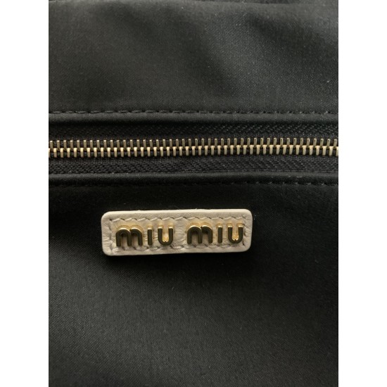 p9205BB124 M new large 5BB124MiuMiu new too pretty bowling handbags imported lambskin classic brand iconic Matelasse texture embroidery retro frosted hardware to retain the due sense of playfulness the bag type overall stiff and shaped full of personality