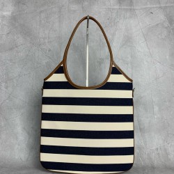 P6505BG231 Coffee Color Stripe Tote Bag The newest color stripe canvas tote bag is here Vintage hardware with calfskin leather super tone Long handle design can be shoulder or handheld switching at will Simple and lightweight Whether it's for work or outi