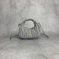 p6105BP078 gray orchid MiuMiu new mini MiuWander handbags imported lambskin classic brand iconic Matelasse texture embroidery vintage frosted hardware use of round lone curve retains the playful sense of the bag type overall stiff and shaped full of perso