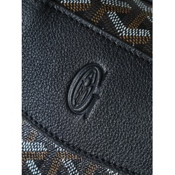 Premium quality Original P750Cisalpin shoulder bag is a reissue of the iconic Alpin backpack Designed for the urban explorer, this bag features a structured zipper closure system that ensures a spacious opening for accessing personal items Hand-held for e