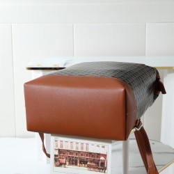 Premium quality Original P750Cisalpin shoulder bag is a reissue of the iconic Alpin backpack Designed for the urban explorer, this bag features a structured zipper closure system that ensures a spacious opening for accessing personal items Hand-held for e