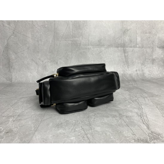 P8805BC146 black M this year's most special style biker bag using top imported lambskin leather soft cotton satin lining multi-pocket design blurring the boundaries of functionality and decorative personality distinctive can manage a variety of styles can