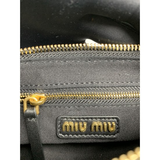 P8805BC146 black M this year's most special style biker bag using top imported lambskin leather soft cotton satin lining multi-pocket design blurring the boundaries of functionality and decorative personality distinctive can manage a variety of styles can