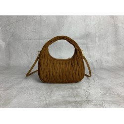 New Suede HoboP6505BC125BrownThis bag reinterprets Wander's Hobo shape in suede, injecting a soft sophistication into a classic vintage styleRemovable leather shoulder strapLength 110cmGold hardwareMetal monogrammed logo on frontCotton sateen liningZipper