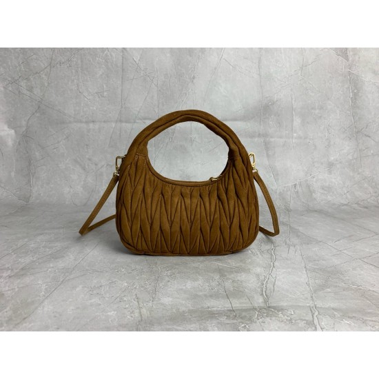 New Suede HoboP6505BC125BrownThis bag reinterprets Wander's Hobo shape in suede, injecting a soft sophistication into a classic vintage styleRemovable leather shoulder strapLength 110cmGold hardwareMetal monogrammed logo on frontCotton sateen liningZipper