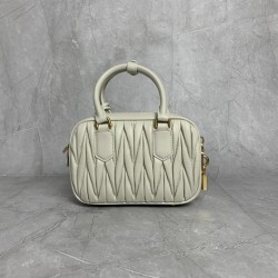 p8805BB123 white M new too pretty bowling handbags imported lambskin classic brand iconic Matelasse texture embroidery vintage frosted hardware to retain the proper sense of playfulness bag type overall stiff and shaped full of personality can be sweet sa