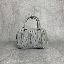 p8805BB123 gray blue M new too pretty bowling handbags imported lambskin classic brand iconic Matelasse texture embroidery vintage frosted hardware to retain the proper sense of playfulness bag type overall stiff and shaped full of personality can be swee