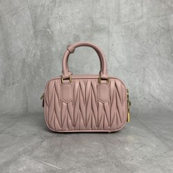 p8805BB123 snow pink M new too pretty bowling handbags imported lambskin classic brand iconic Matelasse texture embroidery vintage frosted hardware to retain the proper sense of playfulness bag type overall stiff and shaped full of personality can be swee