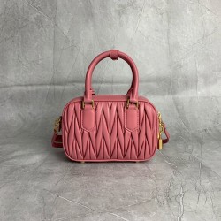 p8805BB123 Begonia Pink M new too pretty bowling handbags imported lambskin classic brand iconic Matelasse texture embroidery vintage frosted hardware retains the proper sense of playfulness bag type overall stiff and shaped full of personality can be swe