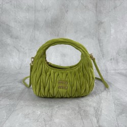 P6505BC125 Ivy green M new MiuWander handbags imported lambskin classic brand iconic Matelasse texture embroidery vintage brushed hardware using the round lonely curve to retain the proper sense of playfulness bag type overall hard and stylish full of per