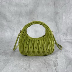 P6505BC125 Ivy green M new MiuWander handbags imported lambskin classic brand iconic Matelasse texture embroidery vintage brushed hardware using the round lonely curve to retain the proper sense of playfulness bag type overall hard and stylish full of per