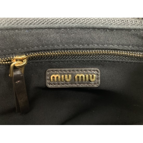 P8805BC146 retro M this year's most special style biker bag using top imported lambskin leather soft cotton satin lining multi-pocket design blurring the boundaries of functionality and decorative personality distinctive can manage a variety of styles can