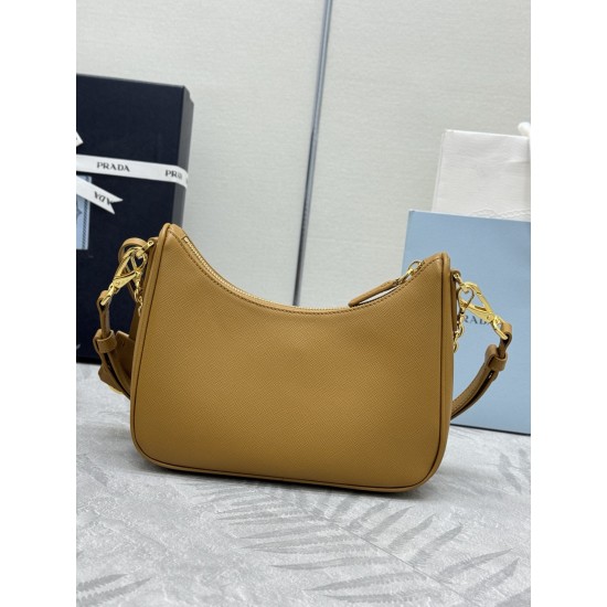 F540 with counter counter version of the full set of packaging exclusive customized new color caramel new upgraded version of the 1BC204 cross shoulder strap removable this versatile handbag using clean lines and classic detail design with removable chain